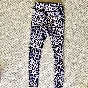 Dancing Leopard Leggings in Animal Print